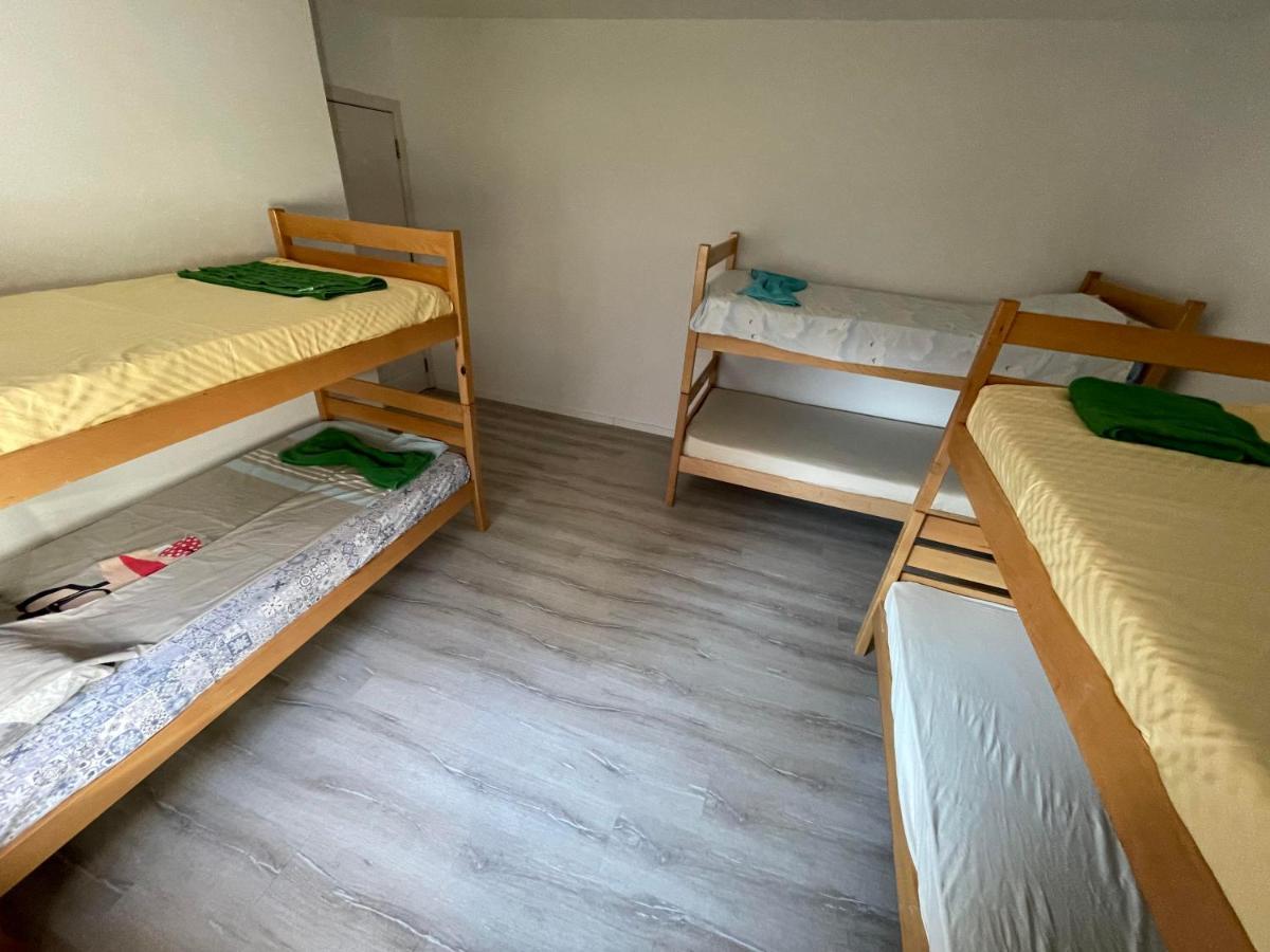 Rock Hostel Prishtine Bagian luar foto